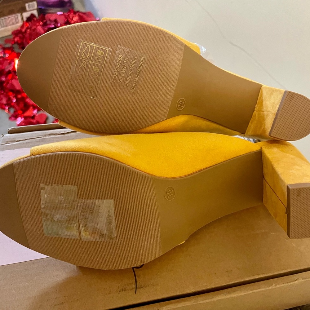 Mustard Slip-On Heels - Picture 2 of 4